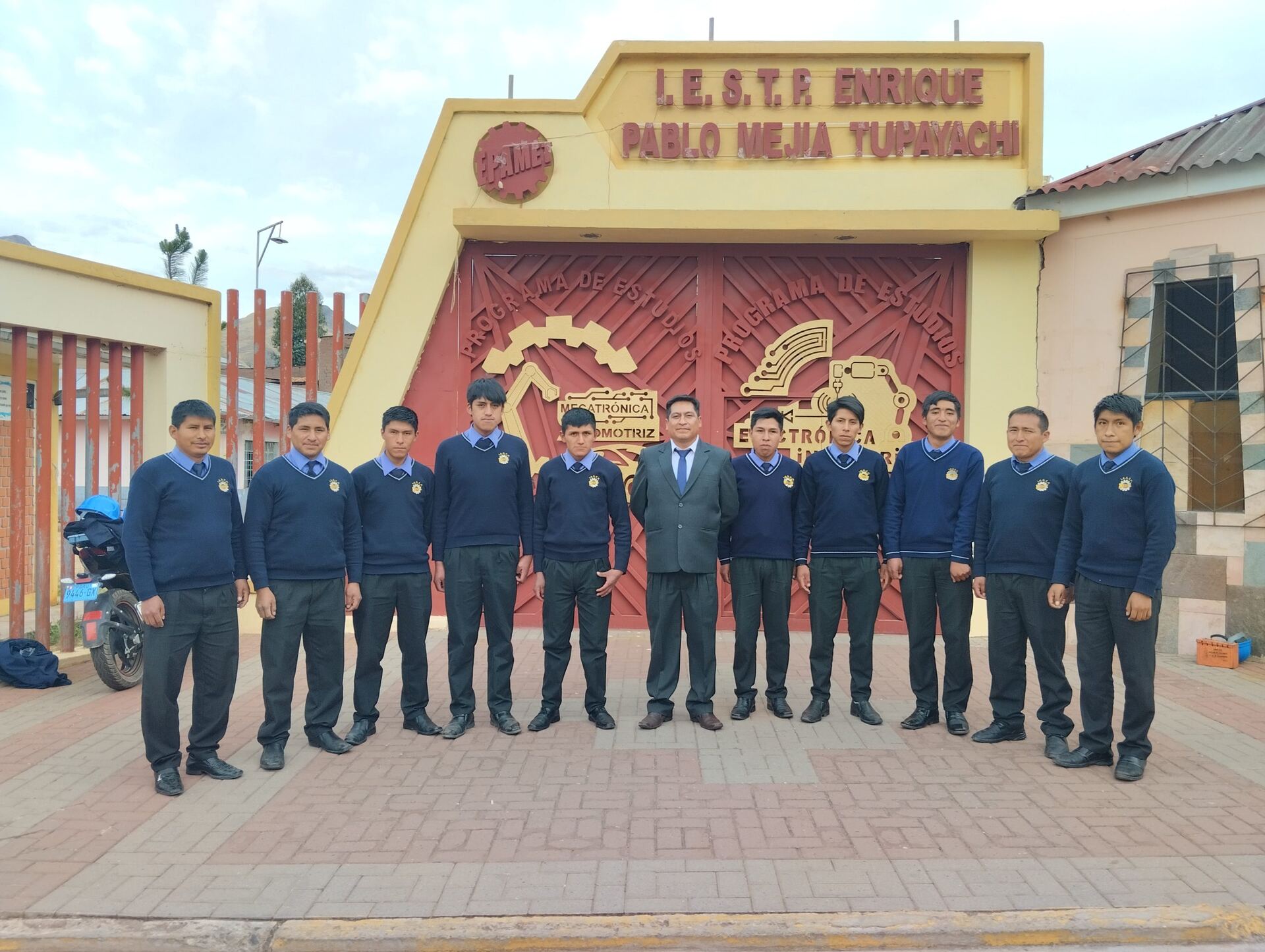 Estudiantes del IESP Kimbiri